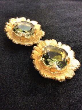 Vintage Emmons Clear Chunky Faceted Green Glass Prong Clip-on Earrings Signed
